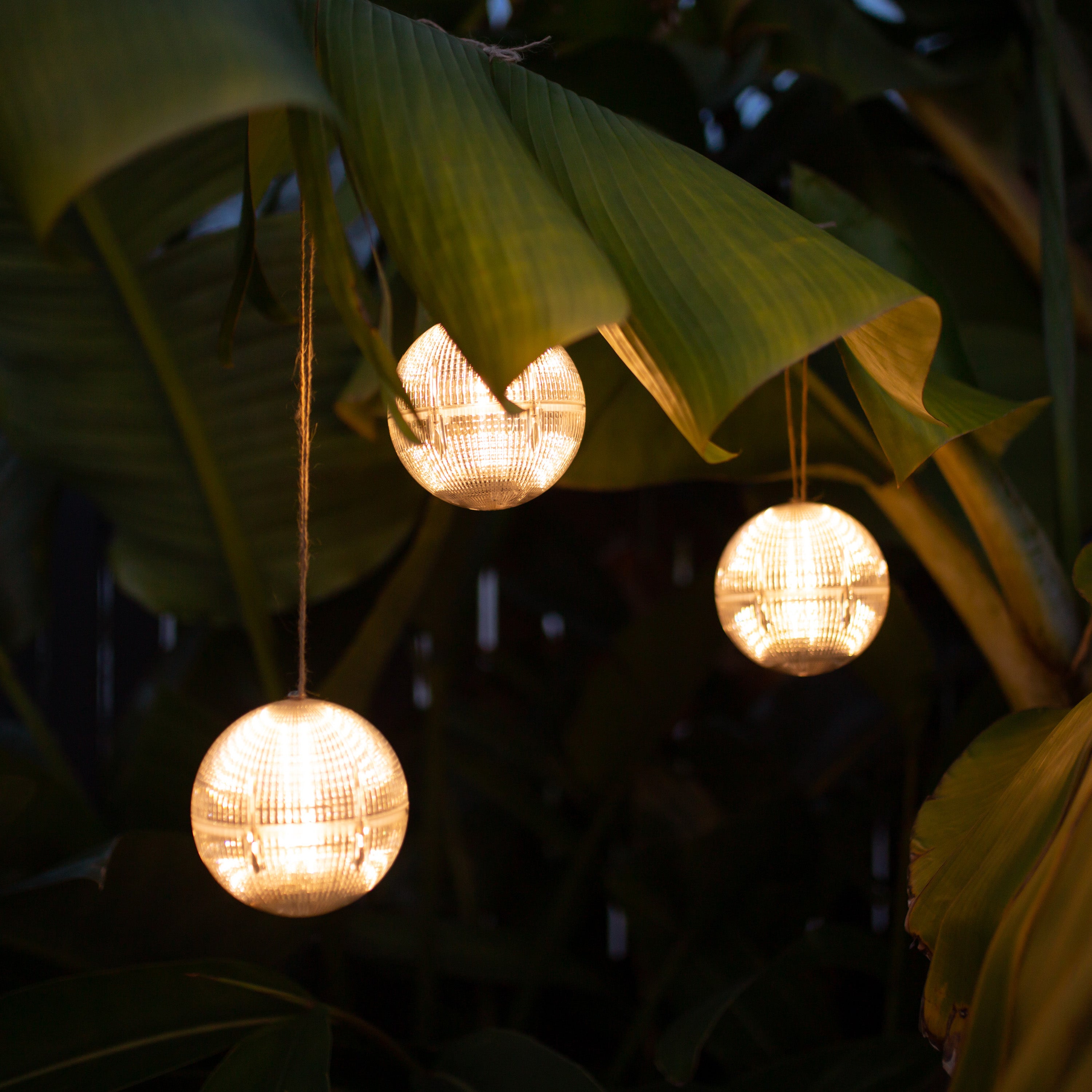 Solar hanging store globe lights